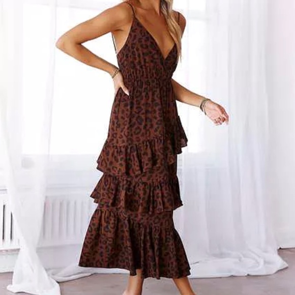 Hello Molly Dresses & Skirts - Cheetah print longer midi dress